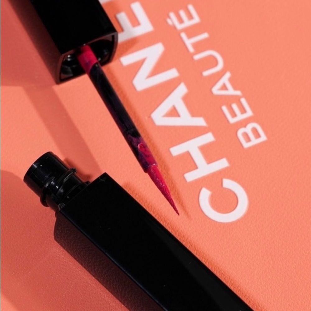 CHANEL LIMITED EDITION FROM THE NATURE GATEAWAY LE LINER DE CHANEL HEART BEAT